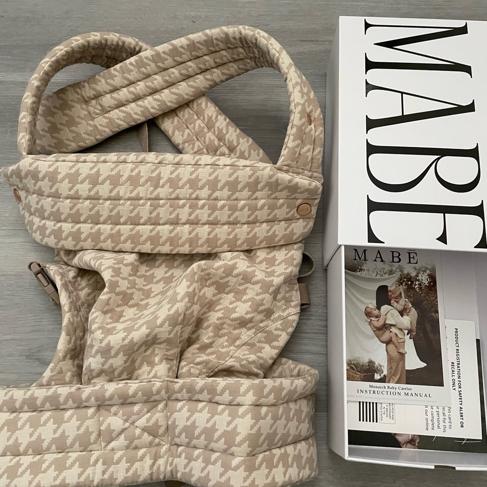 MABE Carrier: The Monarch Houndstooth Carrier
